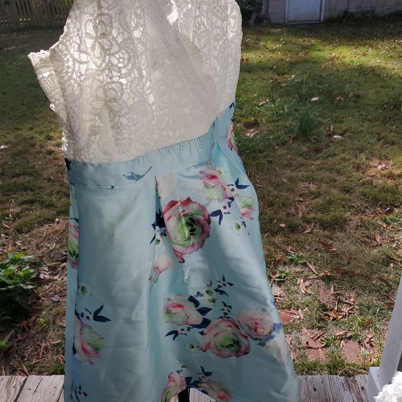 Womens Clothing - Picture 8 of 16